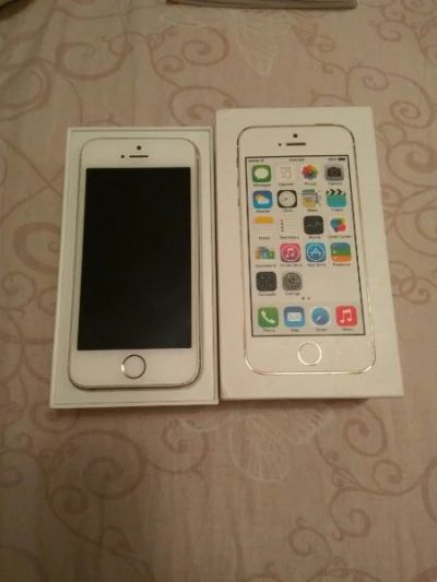 Лот: 8036557. Фото: 1. iPhone Айфон 5S 5с / 16Gb / Золотой... Смартфоны