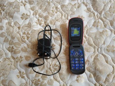 Лот: 12955260. Фото: 1. Телефон Alcatel OneTouch 222. Кнопочные мобильные телефоны