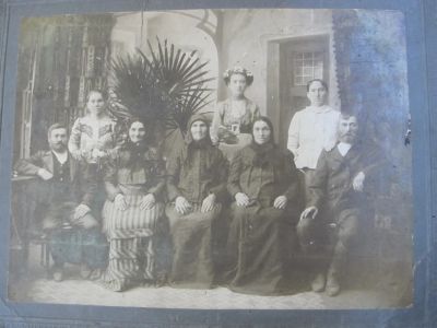 Лот: 10359813. Фото: 1. фотография купеческой семьи, фотомастерская... Фотографии