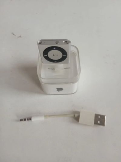 Лот: 18261821. Фото: 1. Плеер Apple iPod Shuffle 4 металик. Плееры