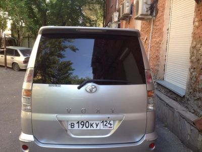 Лот: 7723574. Фото: 1. Крышка багажника Toyota VOXY azr60... Кузов