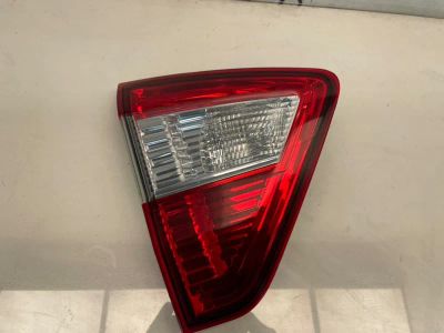 Лот: 21702977. Фото: 1. фонарь в крышку багажника Nissan... Двигатель и элементы двигателя