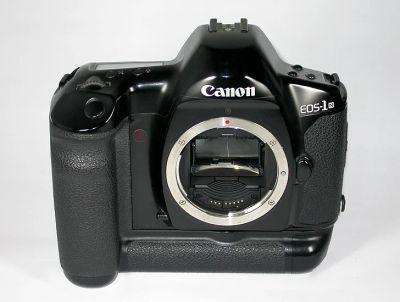 Лот: 5151317. Фото: 1. Фотоаппарат Canon 1N. Плёночные зеркальные