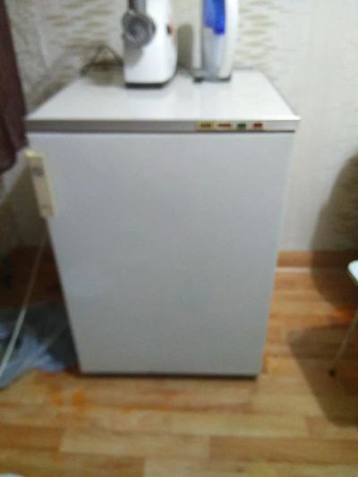 Лот: 10768283. Фото: 1. Морозилка Бирюса с рубля. Холодильники, морозильные камеры