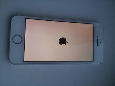 Лот: 6900244. Фото: 1. iPhone 5s неисправный. Смартфоны