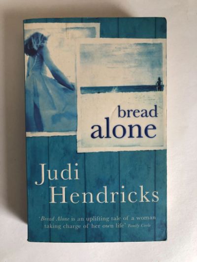 Лот: 23278360. Фото: 1. Bread Alone (Один хлеб). Hendricks... Другое (литература, книги)