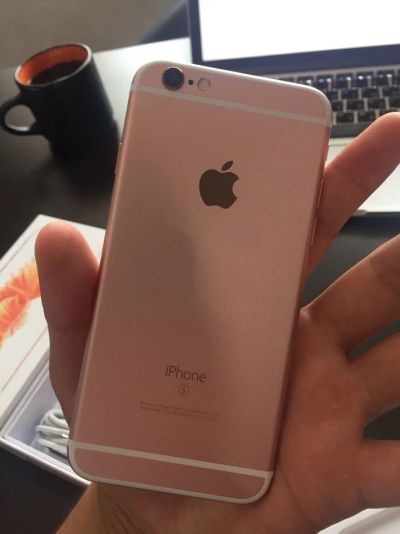 Лот: 10011006. Фото: 1. Apple iPhone (Айфон) 6s 64gb Rose... Смартфоны