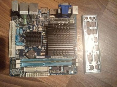 Лот: 12425447. Фото: 1. Материнская плата Mini-ITX Gigabyte... Материнские платы