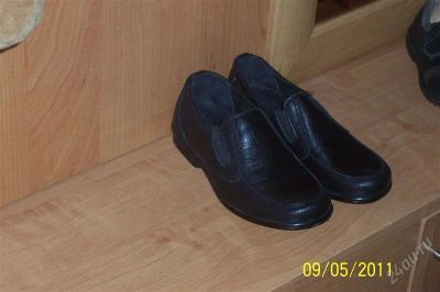 Лот: 954852. Фото: 1. туфли мальч. 25-26 юничел. Туфли