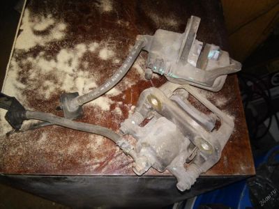 Лот: 4805348. Фото: 1. Суппорта Nissan Cube CG13DE. Тормозная система