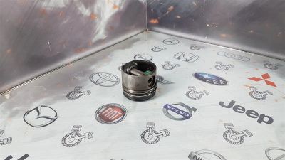 Лот: 23589702. Фото: 1. Поршень Opel Astra X17DTL 90510829. Двигатель и элементы двигателя