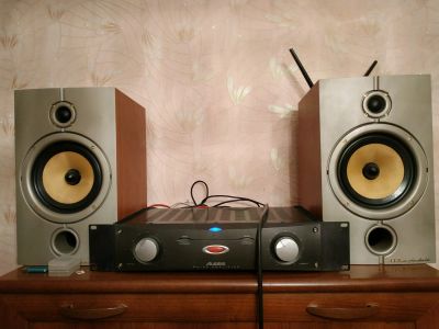Лот: 11997840. Фото: 1. Усилитель студийный Alesis ra150. Усилители, эквалайзеры