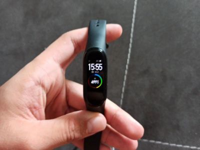 Лот: 16359068. Фото: 1. Xiaomi mi band 4. Смарт-часы, фитнес-браслеты, аксессуары
