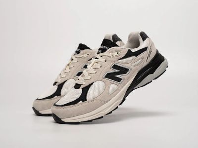 Лот: 21691716. Фото: 1. Кроссовки New Balance 990 v3... Кеды, кроссовки, слипоны