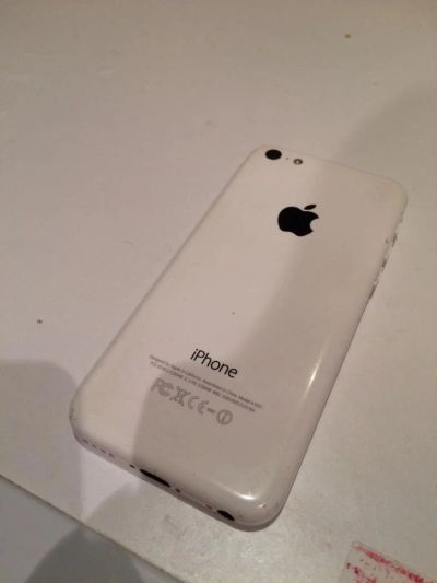 Лот: 6317936. Фото: 1. iPhone 5c 16GB Состояние на 4+. Смартфоны
