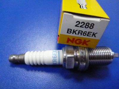 Лот: 8147716. Фото: 1. Свеча зажигания NGK 2288 BKR6EK... Двигатель и элементы двигателя