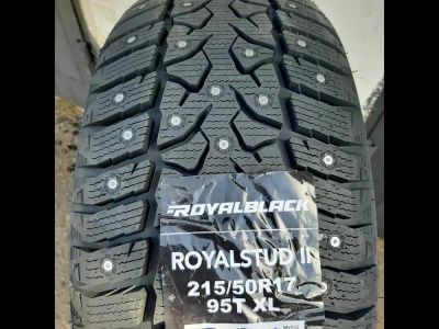 Лот: 24402081. Фото: 1. Зимняя резина 215/50 R-17 "Royal... Шины
