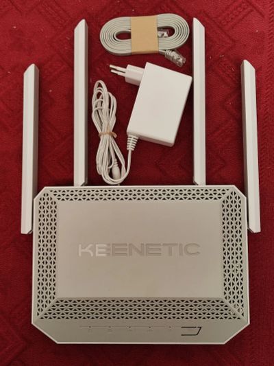 Лот: 25897644. Фото: 1. Keenetic GIGA KN-1012 Wi-Fi роутер. Маршрутизаторы (роутеры)