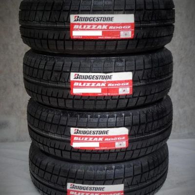 Лот: 14774857. Фото: 1. Зимние шины Bridgestone revo gz... Шины