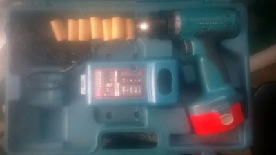 Лот: 7042485. Фото: 1. Продам шуруповерт Makita 6280D. Электроинструмент