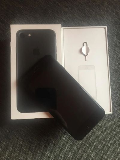 Лот: 10892973. Фото: 1. iPhone 7. Смартфоны