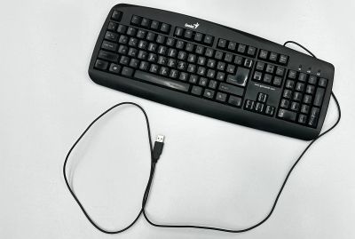 Лот: 24426022. Фото: 1. Клавиатура проводная Genius KB... Клавиатуры и мыши
