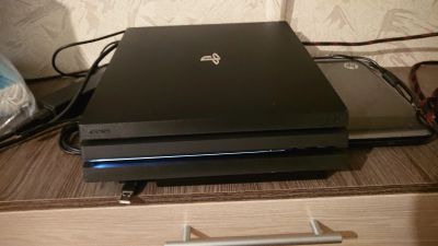 Лот: 18391938. Фото: 1. sony playstation 4 pro 1tb+2 джойстика... Игровые приставки, консоли
