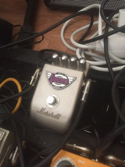 Лот: 11159430. Фото: 1. Marshall vibrotrem VT-1. Гитарные эффекты и комбоусилители