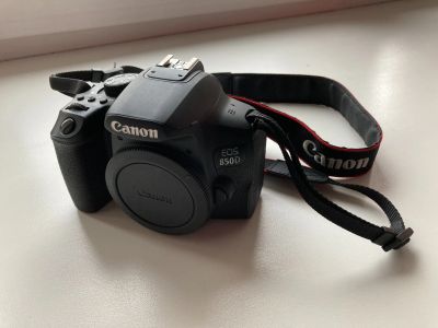 Лот: 23061907. Фото: 1. Canon EOS 850D EF-S 18-135mm f... Цифровые зеркальные