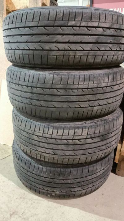Лот: 20501257. Фото: 1. Bridgestone dueler H/P 225/55... Шины