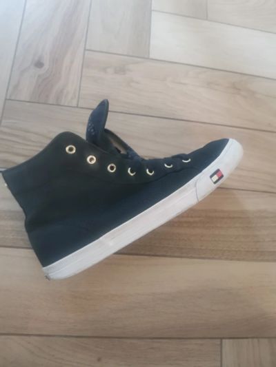 Лот: 18259430. Фото: 1. Кеды Tommy Hilfiger, 39 р-р. Кеды, кроссовки, слипоны