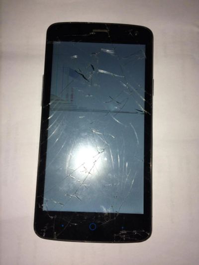 Лот: 9161606. Фото: 1. zte blade l370. Смартфоны