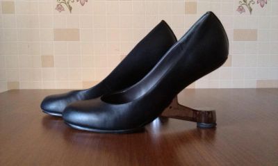 Лот: 7694351. Фото: 1. Туфли United Nude 38р. Туфли
