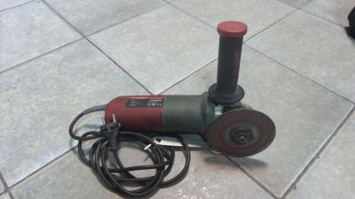 Лот: 4613888. Фото: 1. Продам болгарку Зубр ЗУШМ-125-800... Электроинструмент