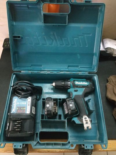 Лот: 15679564. Фото: 1. Шуруповёрт Makita df333d в кейсе. Другое (строительство и ремонт)