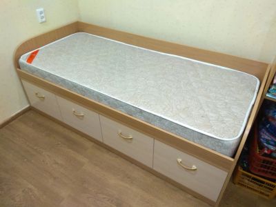 Лот: 11905070. Фото: 1. кровать детская с матрацами 2шт. Детские кровати и кроватки