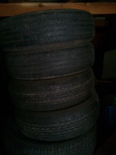 Лот: 14384656. Фото: 1. Шины Bridgestone 175-65-14 2 шт... Шины