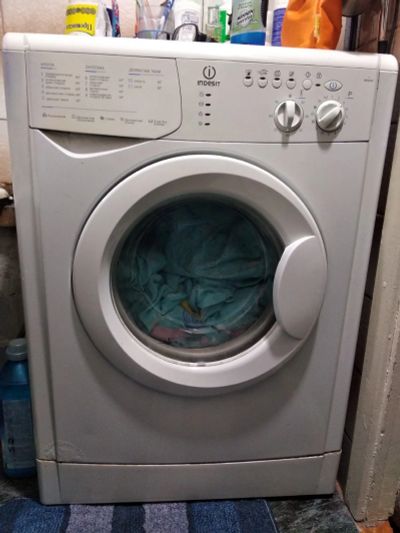 Лот: 12823938. Фото: 1. Стиральная машина Indesit WISL82. Стиральные машины