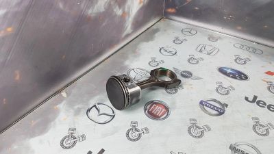Лот: 23588398. Фото: 1. Шатун Chrysler 300C EER 05018627AC. Двигатель и элементы двигателя