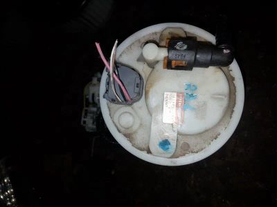 Лот: 20899944. Фото: 1. Насос топливный Mazda Premacy... Топливная система