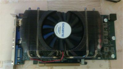 Лот: 7650403. Фото: 1. Gigabyte GTS250, возможен умеренный... Видеокарты