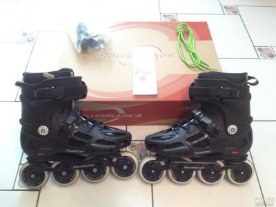 Лот: 9871361. Фото: 1. Роликовые коньки - Rollerblade... Коньки