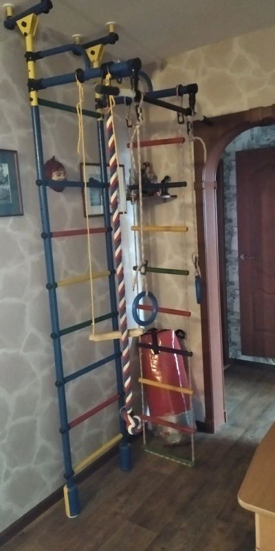 Лот: 16185611. Фото: 1. Детский спортивный уголок. В отличном... Детские спортивные комплексы, батуты
