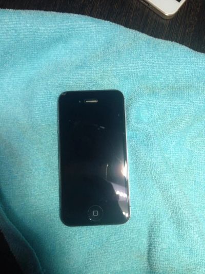 Лот: 6679492. Фото: 1. iPhone 4s 8Gb пол года гарантии... Смартфоны