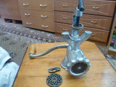 Лот: 3958751. Фото: 1. настоящая мясорубка из ссср. . Другое (посуда, кухонная утварь)