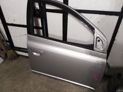 Лот: 14568008. Фото: 1. Дверь Toyota Platz перед право... Кузов