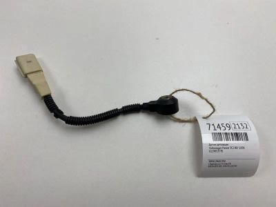 Лот: 20754378. Фото: 1. Датчик детонации Volkswagen Passat... Электрооборудование