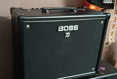 Лот: 25524960. Фото: 1. Boss Katana 50 комбоусилитель. Гитарные эффекты и комбоусилители