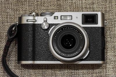 Лот: 13320080. Фото: 1. Fujifilm X100F. Цифровые компактные