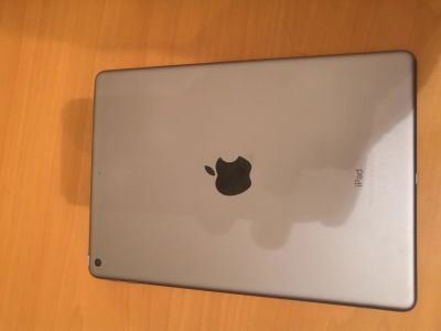 Лот: 14715015. Фото: 1. iPad Wi-Fi 32gb. Другое (смартфоны, связь, навигация)
